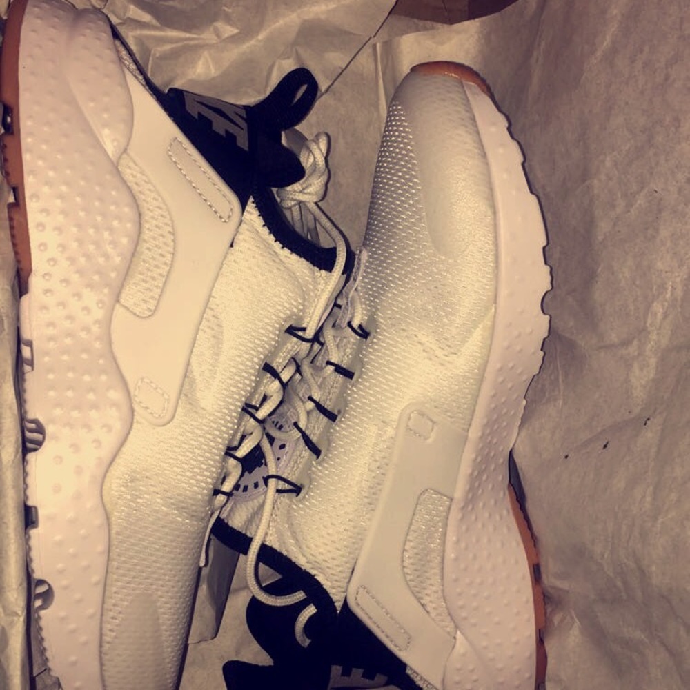 huaraches - $150 , air max - $140
